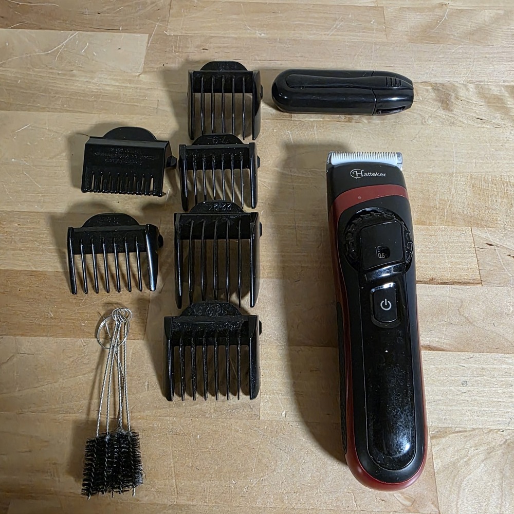 Hatteker RFC-692 Wireless Clippers W/ Extras Red Black Tested Working No Charger